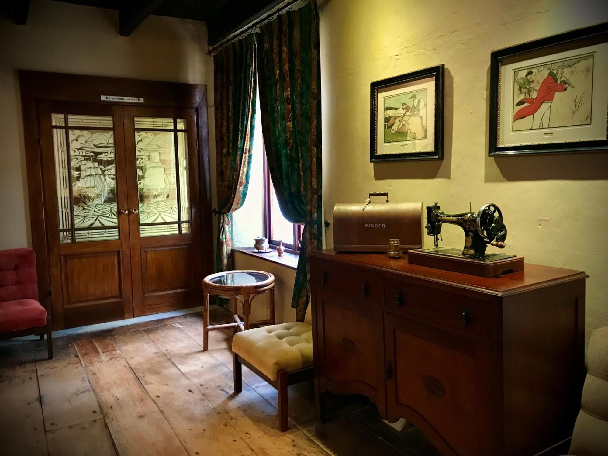 Eight Bells Mountain Inn Ruiterbos Bagian luar foto